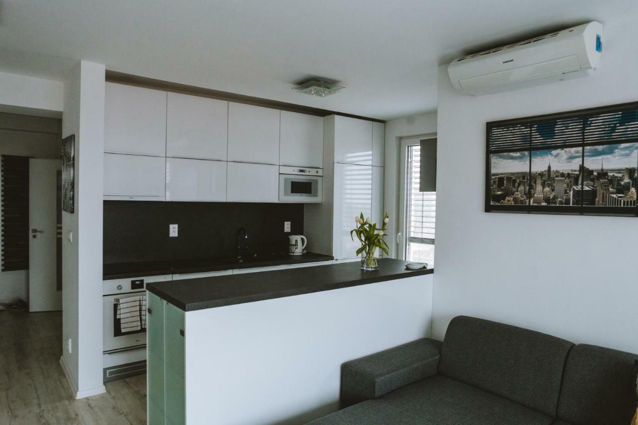 Design Apartment, The City Centre Close To The Health Spa بييشتِني المظهر الخارجي الصورة